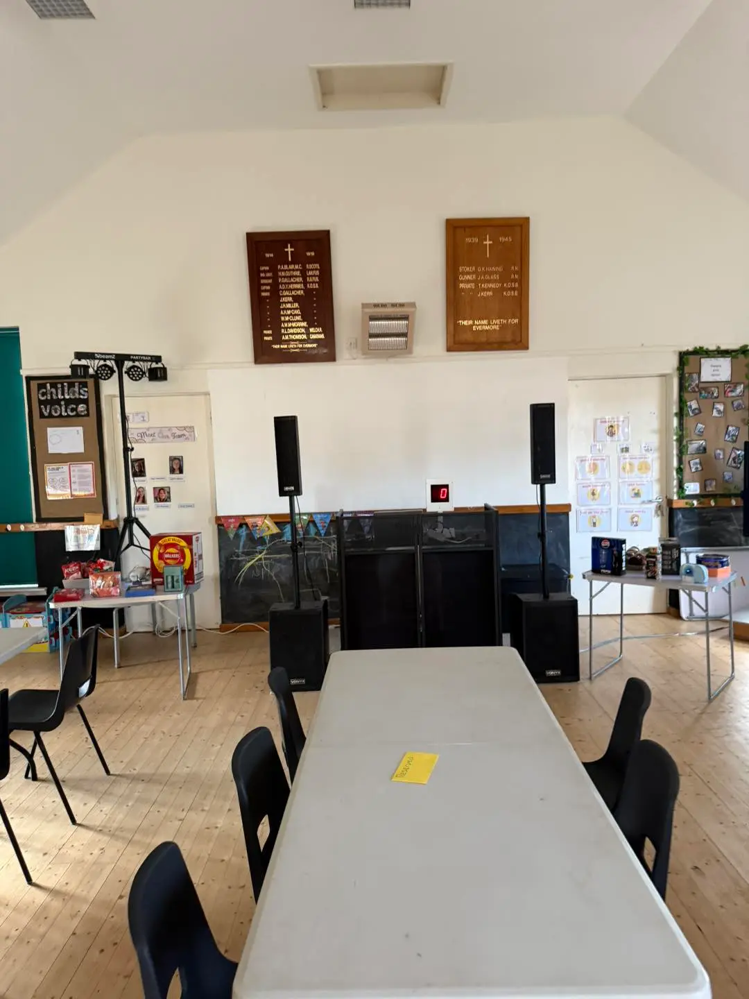 Illuminated Beats Mobile Disco - Party atmosphere with professional lighting and sound